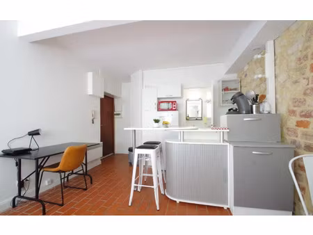 location appartement  m² t-1 à la rochelle  512 €