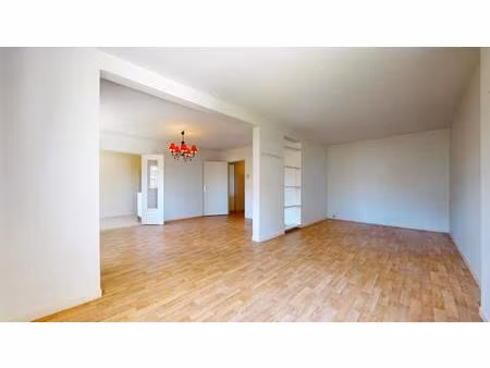 a vendre - appartement en centre-ville avec garage
