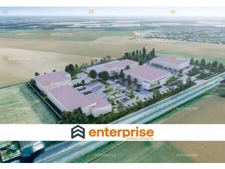 location terrain 2 700 m²