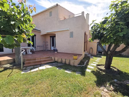 maison t4 de 100 m² avec jardin et garage – marignane (travaux à prévoir)