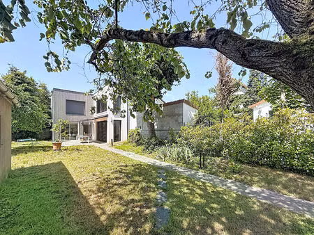 maison 8 pièces 204 m2