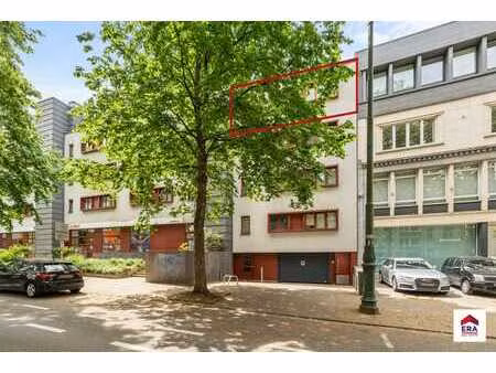appartement récent avec terrasse + emplacement à jette