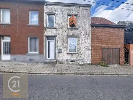 maison 3 façades avec garage  jardin et beau potentiel