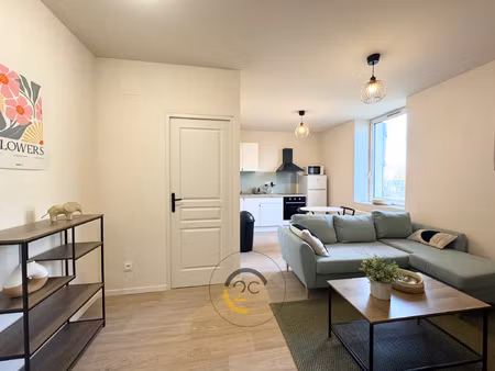 à giraumont  appartement avec 2 pièces en location