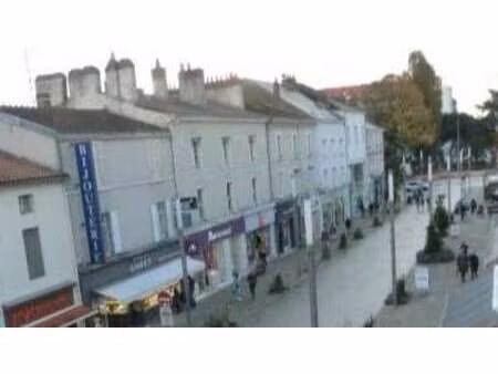 vente bureaux et commerces à la roche-sur-yon le bourg sous la roche (85000) : à vendre / 