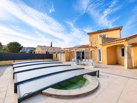 villa située au coeur du charmant village de meynes