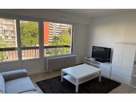 location appartement  m² t-1 à saint-julien-en-genevois  950 €