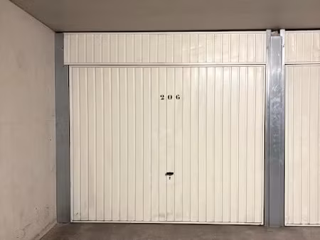 location parking 12.5 m² à marseille 12ème (13012)  110 €