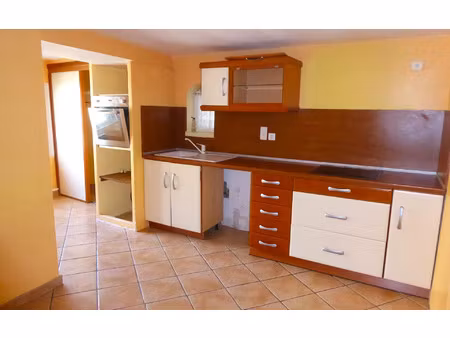 location maison  72.55 m² t-3 à sisteron  600 €