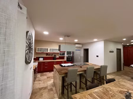 location meublée maison 5 pièces 200 m² à ventiseri (20240)  1 700 €