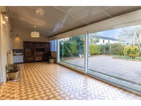 exclusivité - allonnes – maison familiale avec véranda et jardin  proche commodités