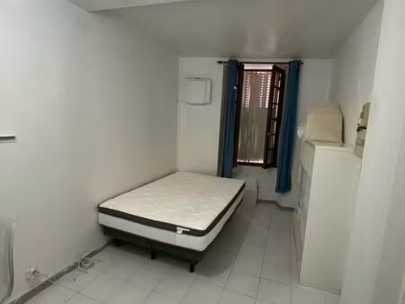 t1 meublé de 24 m² en plein centre-ville d’angerville