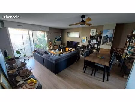 t3 meublé 71 m² – 2 chambres – 2 salles de bain – 2 terrasses – parking – port marianne / 