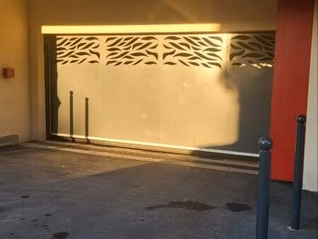parking privé sécurisé – résidence neuve – à 250 m de la gare de saint-laurent-du-var