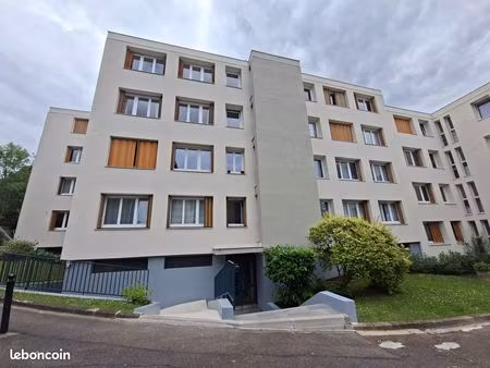 t4 de 80 m² avec garage fermé – résidence sécurisée