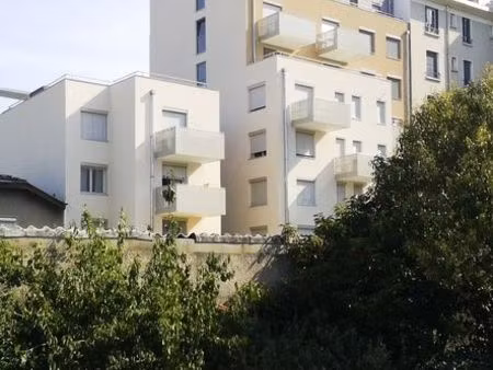 location appartement 1 pièce 25m²