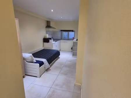 charmant studio dans une maison