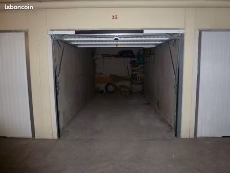parking/box 1 pièce 13 m²