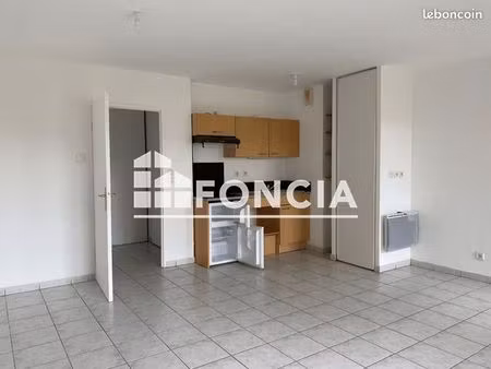studio 1 pièce 32 m²