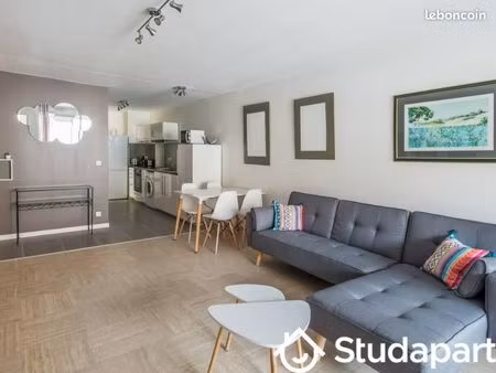 chambre 1 pièce 12 m²