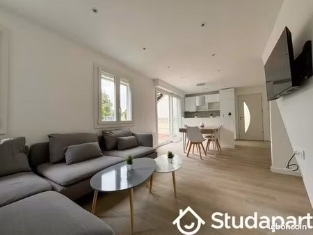 chambre 1 pièce 14 m²