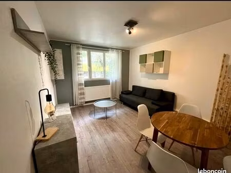 location t2 - st etienne poche chateaucreux - meublé - dispo de suite