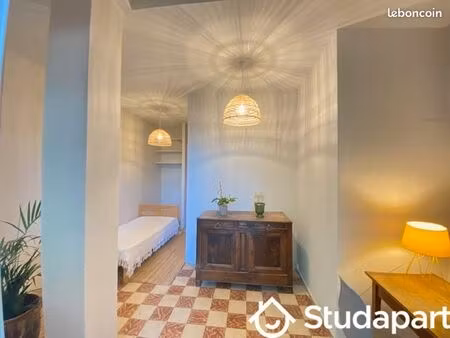 chambre 1 pièce 61 m²