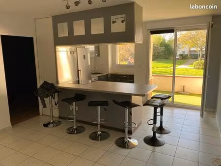 beau t2 41m2 + terrasse 6m2 + pkg sous-sol