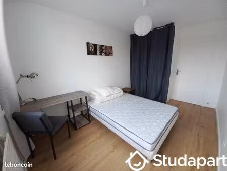chambre 1 pièce 12 m²