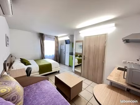 studio meublé  climatisé avec parking