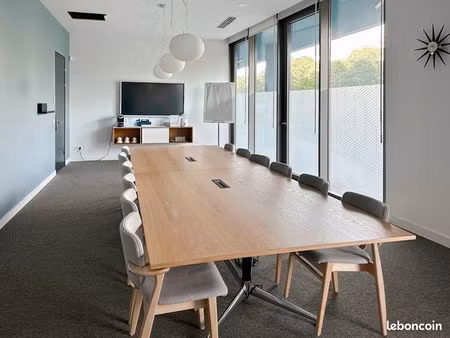 location d'espace de bureau au design magnifique pour 5 personnes à marseille  spaces boul