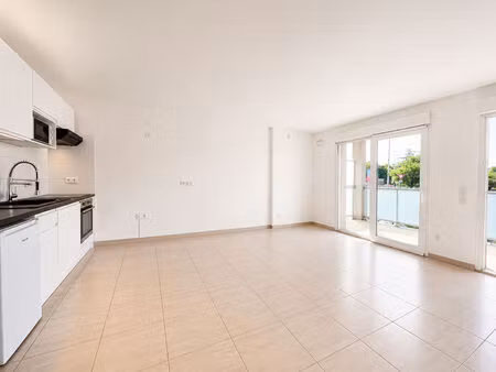 location appartement 2 pièces  43.25m²  annemasse