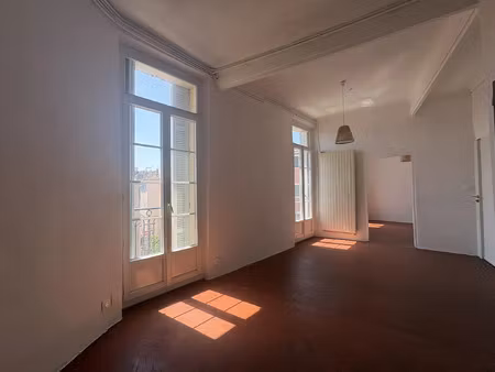 location appartement 3 pièces 80 m² à aubagne (13400)