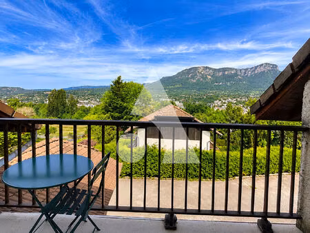 duplex rénové avec vue panoramique  garage et deux balcons - à 5 min d'aix-les-bains