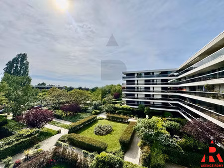 4 pièces beaux volumes - 2 balcons cave parking