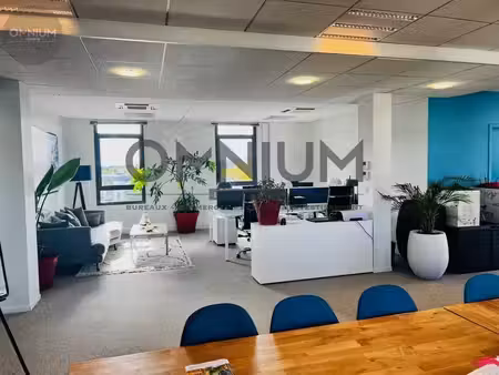 location bureaux 486 m²