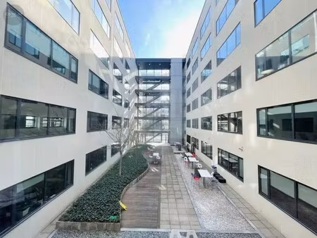 location bureaux 312 m² à 11 905 m²