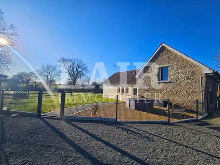 a vendre ancienne fermette rénovée sur 1 hectare st pierre des nids - p14824