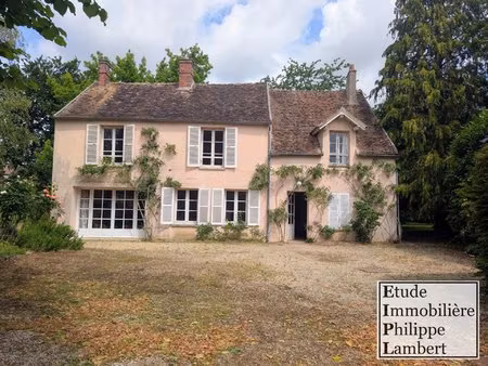 - maison ancienne sur beau terrain arboré-