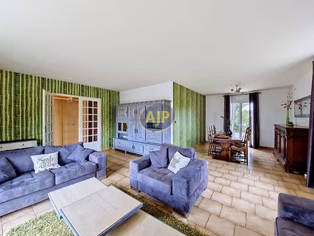 a vendre maison familiale de 113m² - secteur pape clément - proche de toutes les commodité