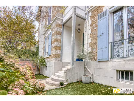 versailles rive-droite sainte jeanne d'arc - maison 8 pièces de 163 m² habitables (235m² a