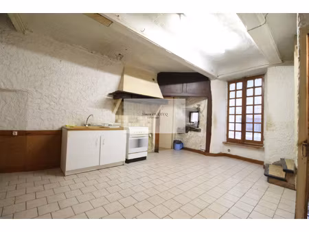 charmante maison de village de 105 m2 à rénover avec quatre