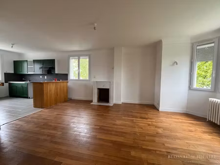 poitiers sud  t3 entierement renove de 76.48m2