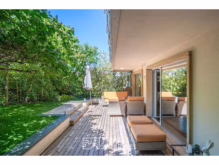 appartement contemporain avec terrasse et jardin au coeur de l'orangerie