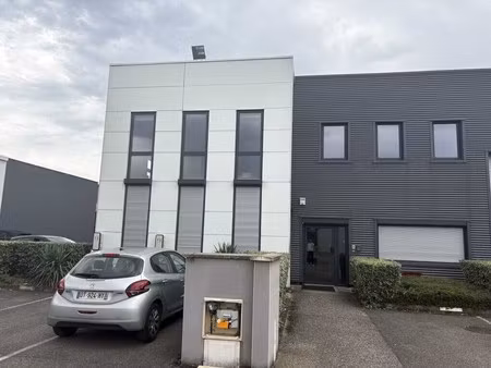 location bureaux 587 m²