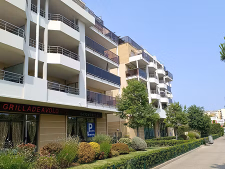 cannes la bocca - parking ss-sol pmr