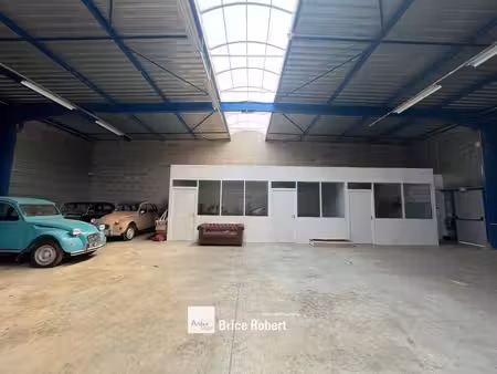 location local d’activités 300m²