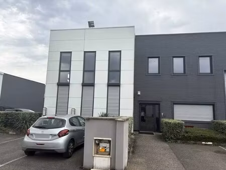 vente local d'activités 587 m²