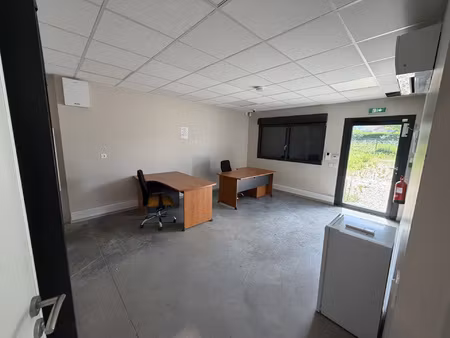 local commercial de 250m2 à louer dans zone artisanale à vou