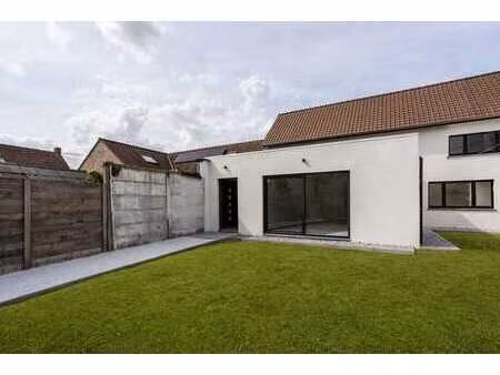 maison rénovée située dans un quartier calme!